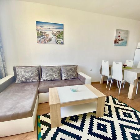Apartments In Sunny Island Complex チェルノモレツ エクステリア 写真