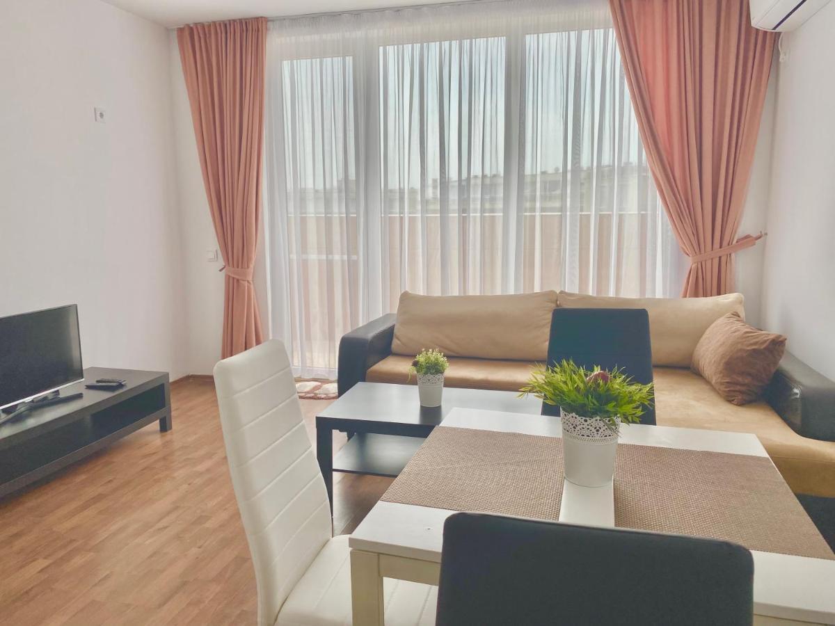 Apartments In Sunny Island Complex チェルノモレツ エクステリア 写真
