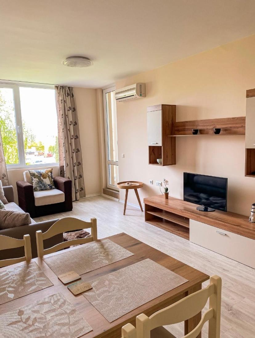 Apartments In Sunny Island Complex チェルノモレツ エクステリア 写真