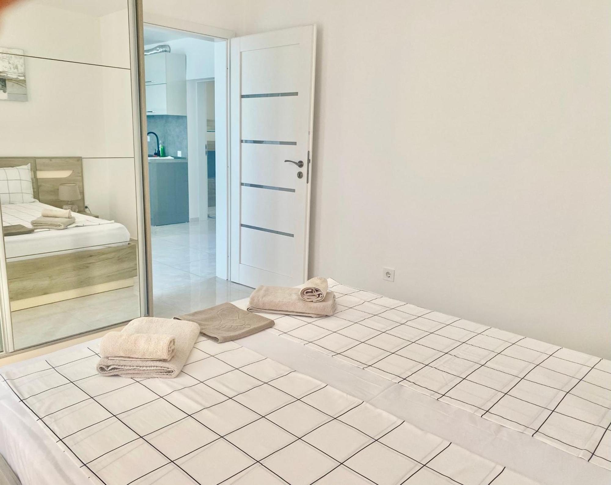 Apartments In Sunny Island Complex チェルノモレツ エクステリア 写真