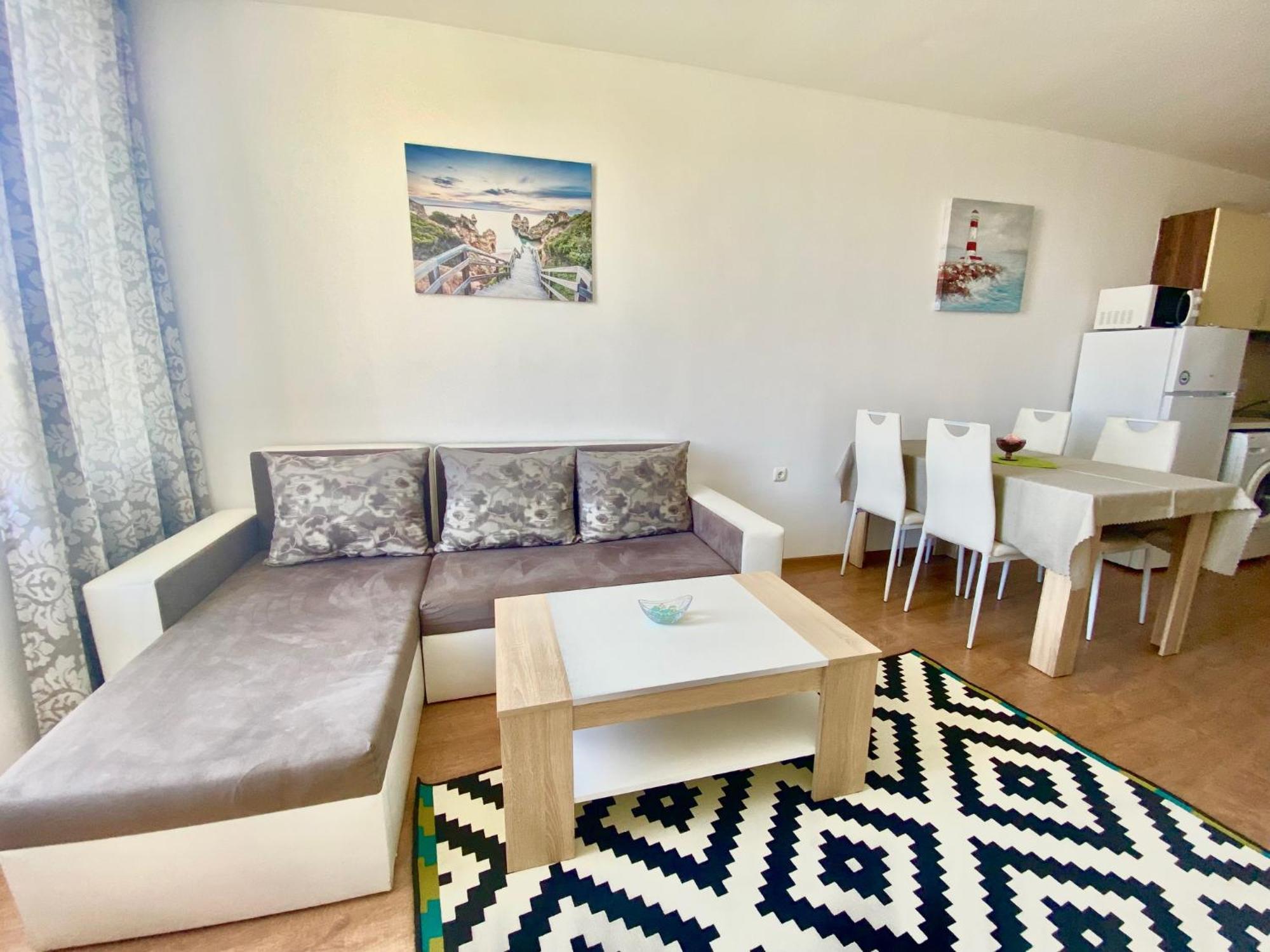 Apartments In Sunny Island Complex チェルノモレツ エクステリア 写真